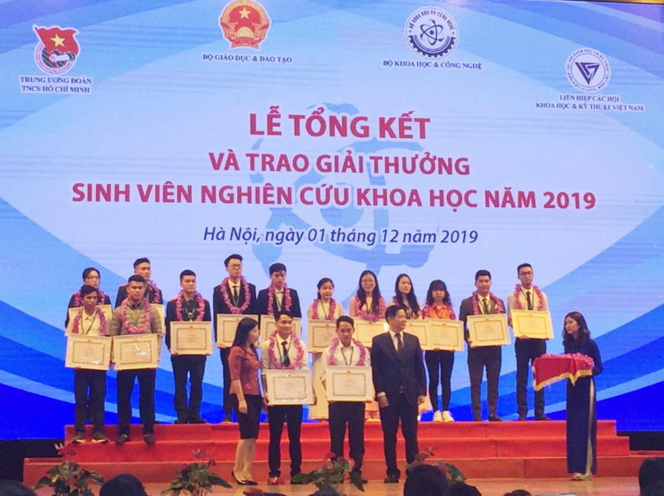 Sinh viên Trường Đại học Lâm nghiệp nhận giải thưởng “sinh viên nghiên cứu khoa học” toàn quốc năm 2019