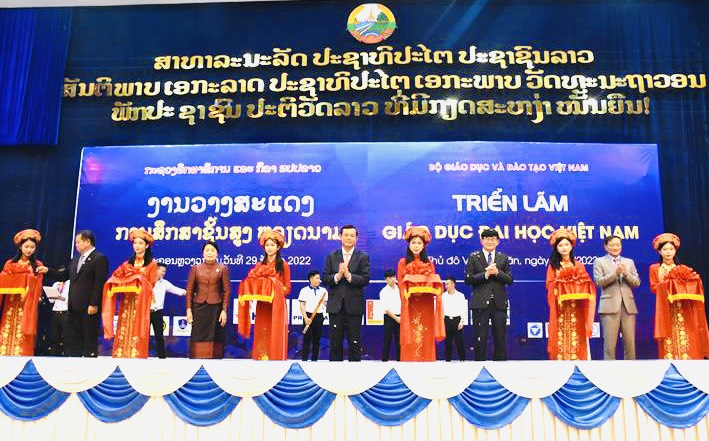Triển lãm Giáo dục đại học Việt Nam – Thúc đẩy hơn nữa hợp tác giáo dục Việt Nam - Lào