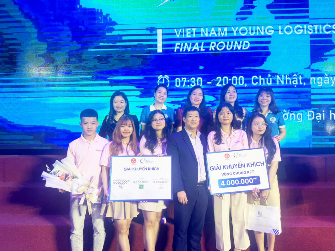 Đội thi GSLOGS sinh viên Khoa Kinh tế và Quản trị kinh doanh đạt giải khuyến khích trong Cuộc thi tài năng trẻ Logistics Việt Nam 2022