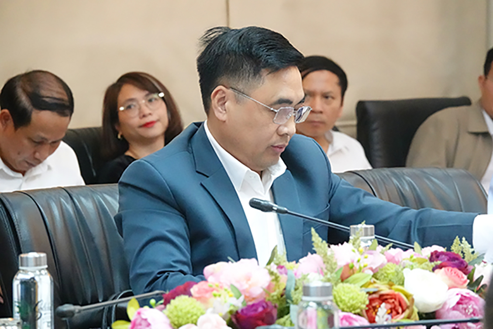 Thứ trưởng Bộ Nông nghiệp và Phát triển nông thôn Nguyễn Quốc Trị về thăm và làm việc với Trường Đại học Lâm nghiệp